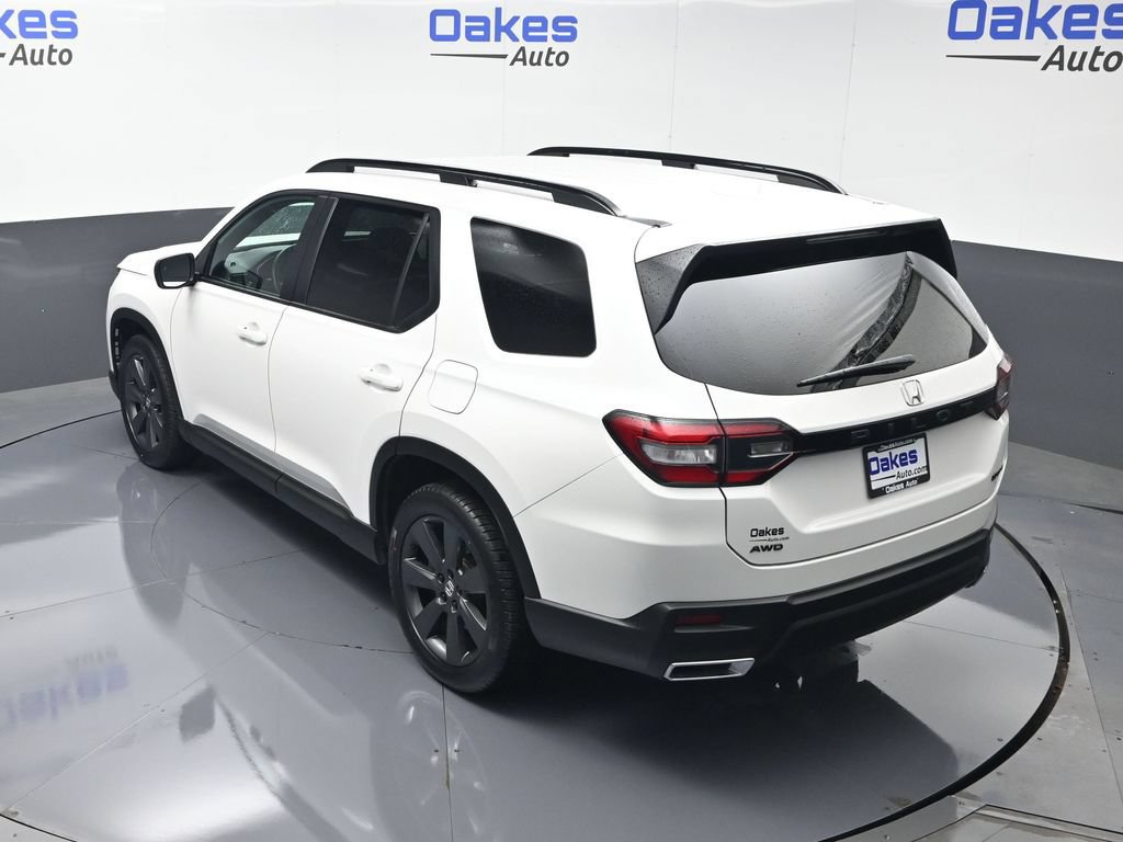 Used 2025 Honda Pilot Sport image 48