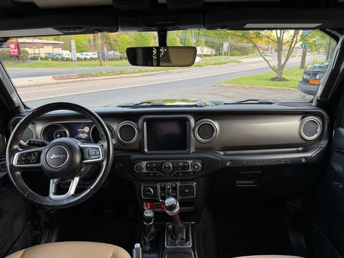 Used 2018 Jeep Wrangler Unlimited Rubicon AWD/4WD image 11