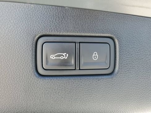 Used 2023 Genesis GV70 2.5T w/ Advanced Package AWD/4WD image 30
