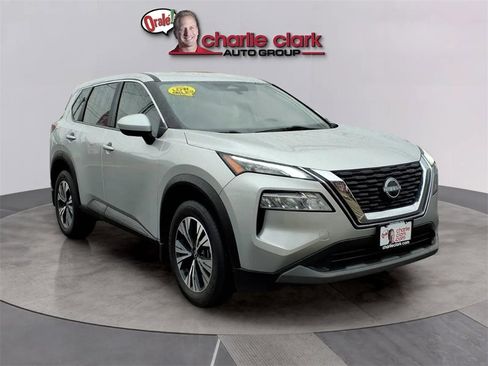 Used 2023 Nissan Rogue SV image 6