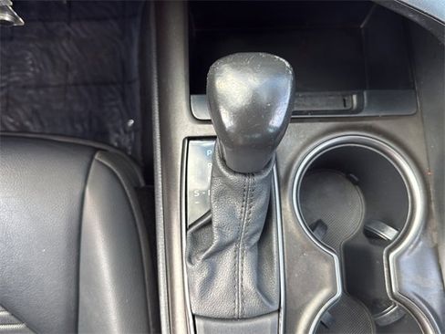 Used 2021 Toyota Camry SE w/ Carpet Mat Package (TMS) image 19