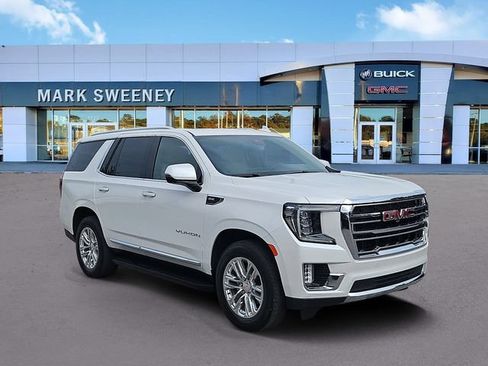 Used 2023 GMC Yukon SLT w/ SLT Premium Package AWD/4WD image 3