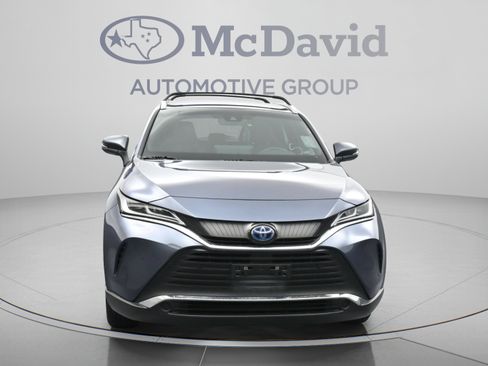Used 2022 Toyota Venza XLE AWD/4WD image 2