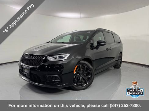 Used 2025 Chrysler Pacifica Limited FWD image 1