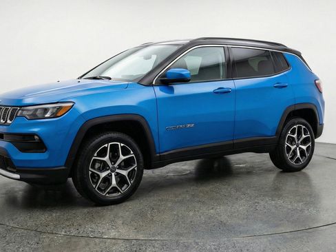 Used 2025 Jeep Compass Limited image 3