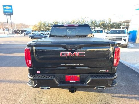 Used 2023 GMC Sierra 1500 AT4 w/ AT4 Premium Package image 4