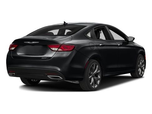 Used 2016 Chrysler 200 S w/ Comfort Group FWD image 4