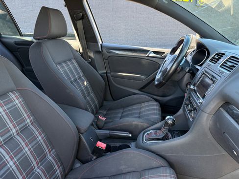 Used 2013 Volkswagen GTI 4-Door image 17