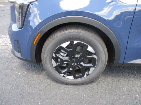 New 2025 Kia Sorento S w/ Panoramic Sunroof Package image 9