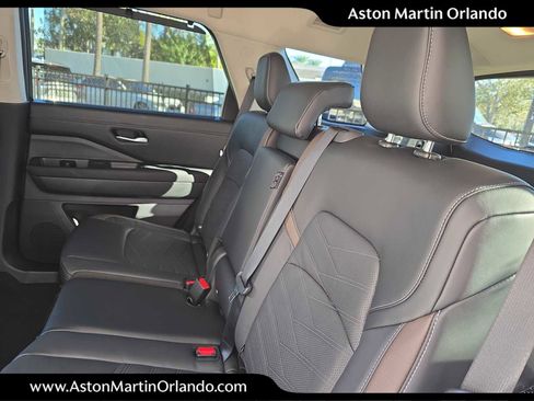 Used 2025 Nissan Pathfinder Platinum w/ Cargo Package image 14