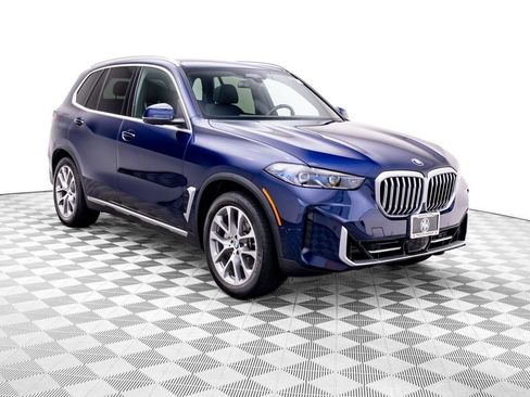 Used 2024 BMW X5 xDrive40i w/ Premium Package AWD/4WD image 8