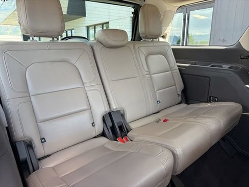Used 2022 Lincoln Navigator Reserve AWD/4WD image 19