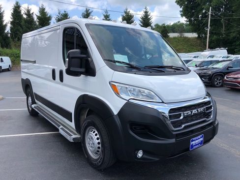 Used 2025 RAM ProMaster 2500 w/ U-Haul Equipment Group FWD image 8