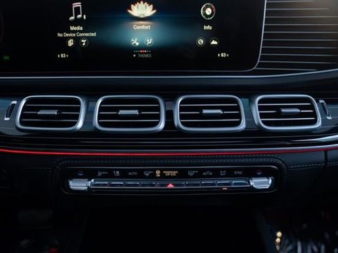 Used 2021 Mercedes-Benz Maybach GLS 600 4MATIC image 34