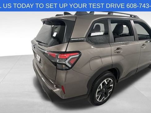 Used 2025 Subaru Forester Premium image 3