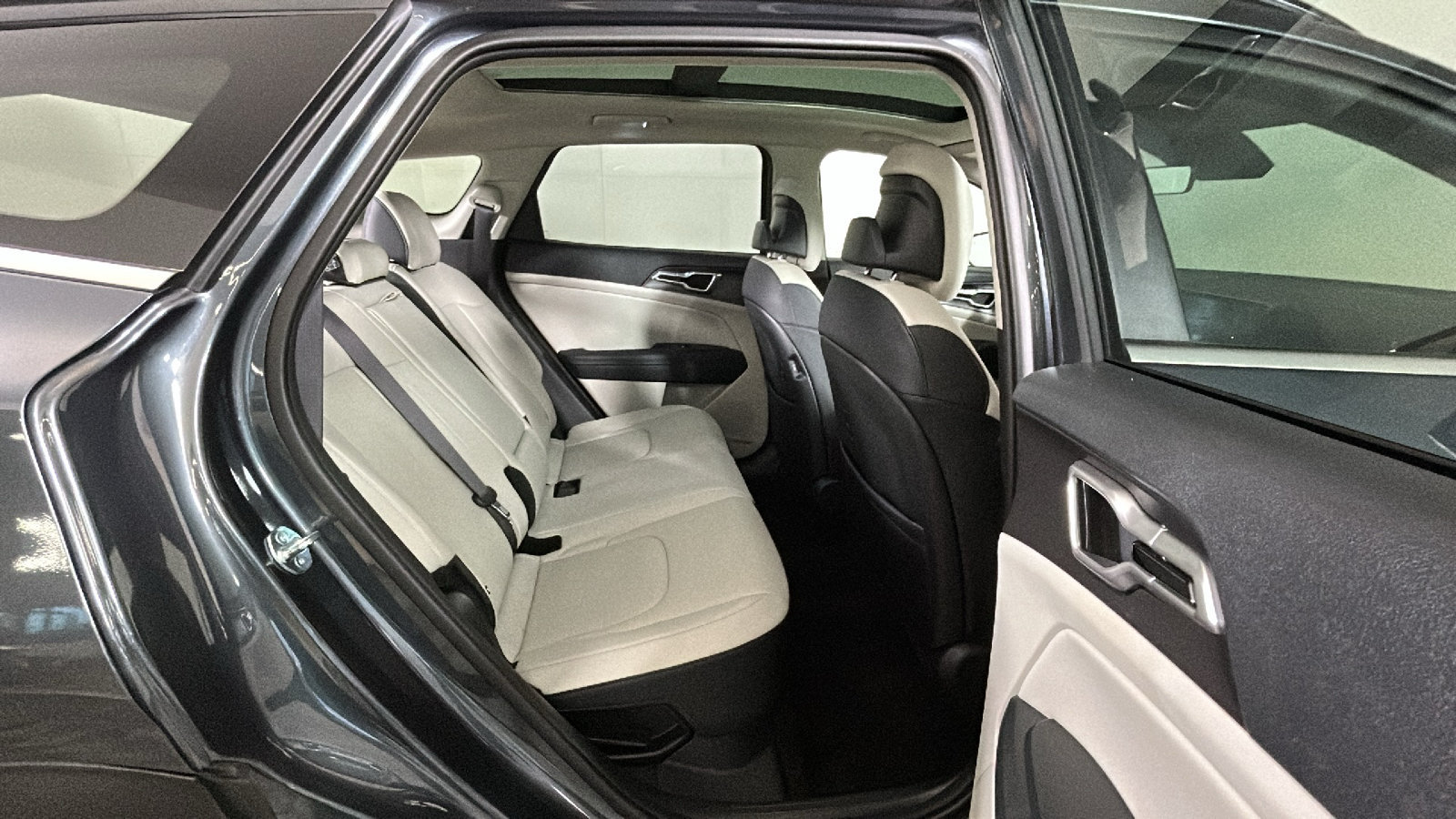 Used 2026 Kia Sportage EX w/ EX Panoramic Sunroof Package AWD/4WD image 35
