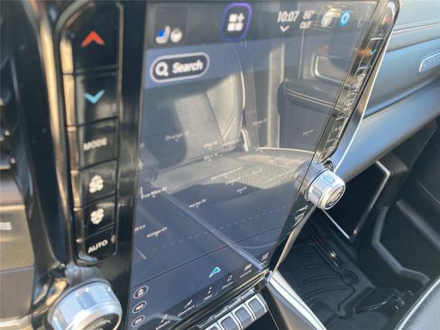 Used 2024 RAM 2500 Laramie image 13