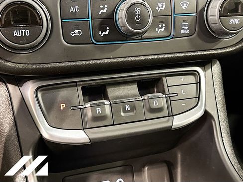 Used 2024 GMC Terrain SLE w/ Driver Convenience Package AWD/4WD image 18