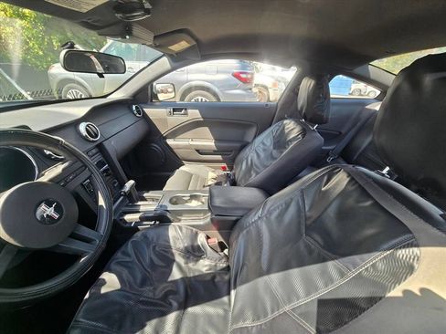 Used 2005 Ford Mustang GT Premium RWD image 4