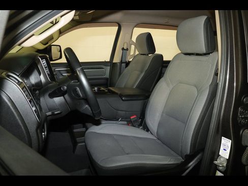 Used 2019 RAM 1500 Big Horn AWD/4WD image 15