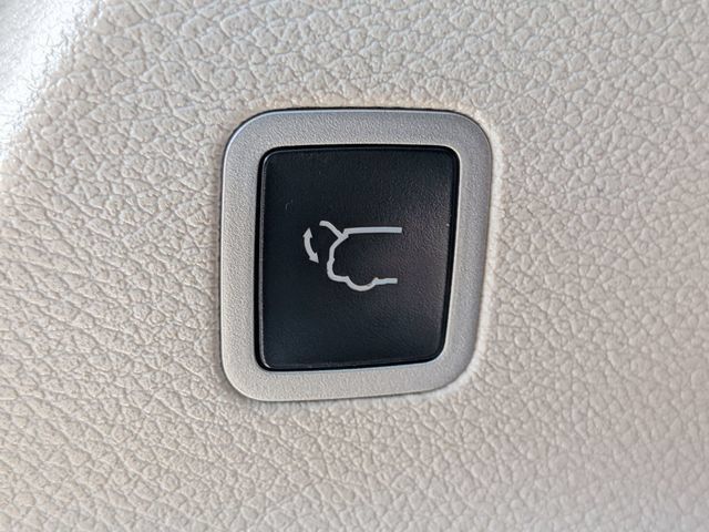 Certified 2024 Chrysler Voyager LX FWD image 31