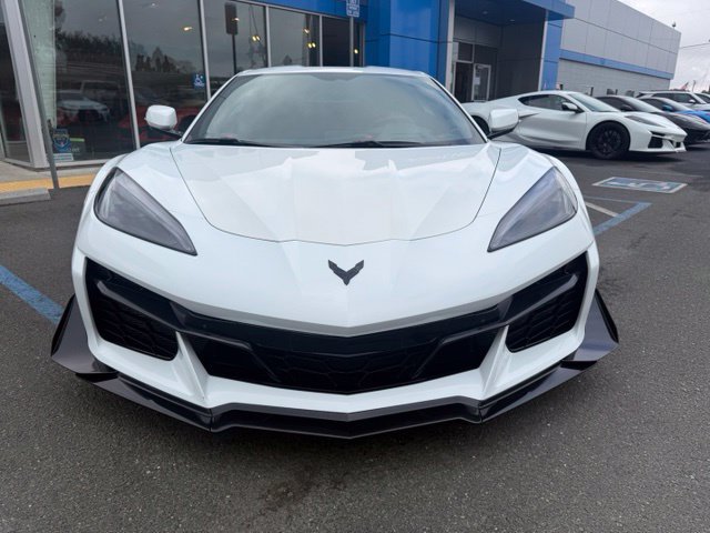Used 2023 Chevrolet Corvette Z06 w/ Z07 Performance Package RWD image 2