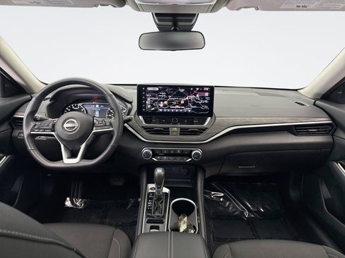 Used 2023 Nissan Altima 2.5 SV w/ SV Premium Package AWD/4WD image 14