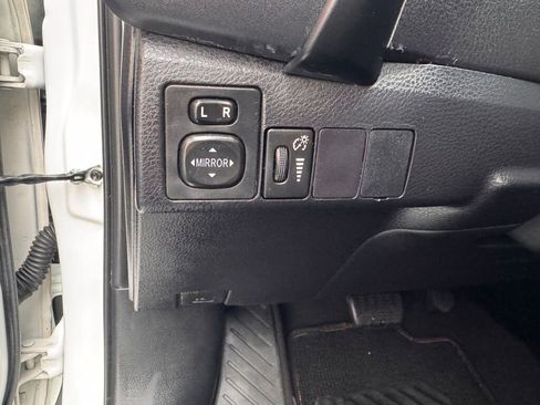 Used 2017 Toyota Corolla SE w/ SE Premium Package image 32