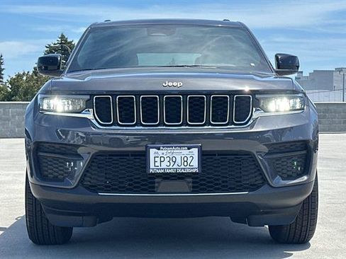 Used 2025 Jeep Grand Cherokee Laredo X w/ Luxury Tech Group I AWD/4WD image 8