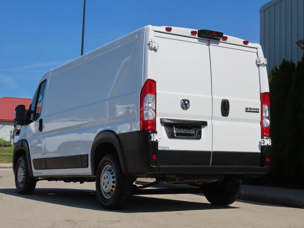 Used 2025 RAM ProMaster 2500 w/ Convenience Group FWD image 10