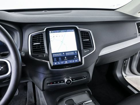 Certified 2025 Volvo XC90 B5 Core AWD/4WD image 14
