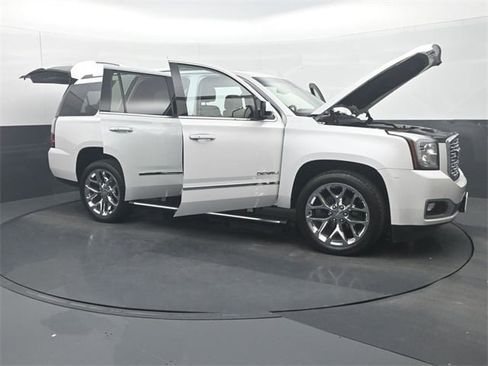 Used 2020 GMC Yukon Denali w/ Denali Ultimate Package image 36