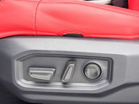 Used 2026 Toyota Tundra Limited AWD/4WD image 28
