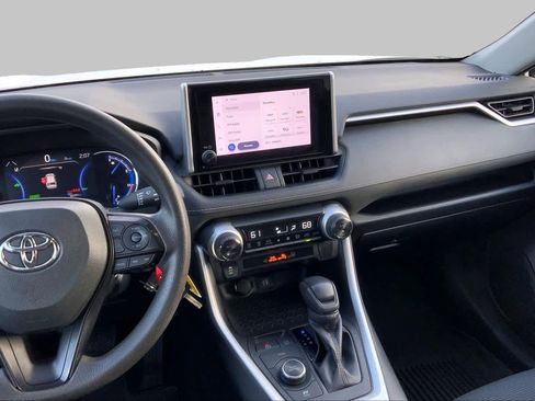Used 2024 Toyota RAV4 LE AWD/4WD image 7