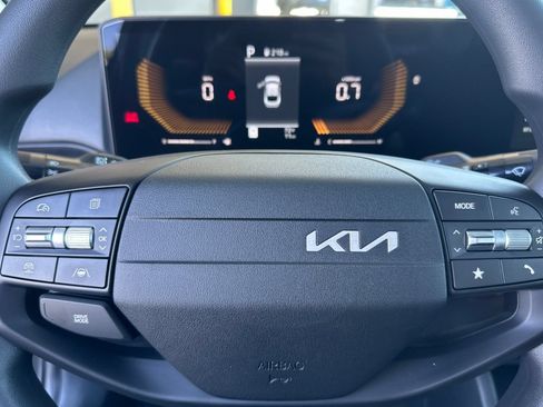 New 2026 Kia K4 FWD image 22
