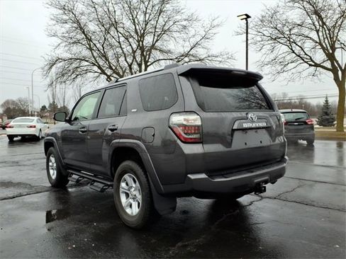 Used 2023 Toyota 4Runner SR5 Premium image 8