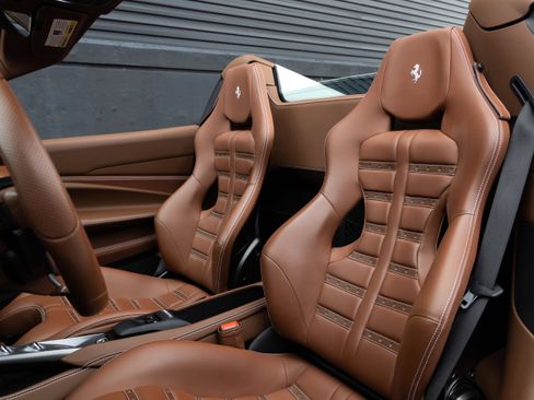 Certified 2022 Ferrari F8 Tributo image 13