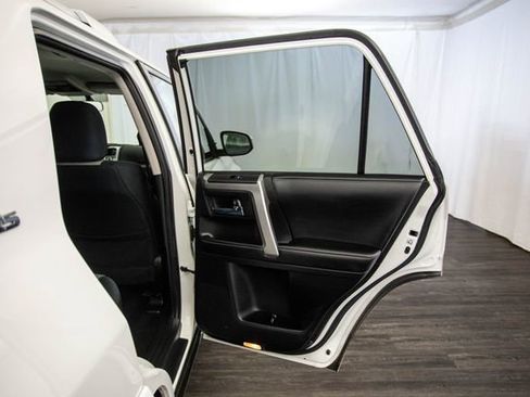 Used 2016 Toyota 4Runner 4WD 4dr V6 SR5 image 23