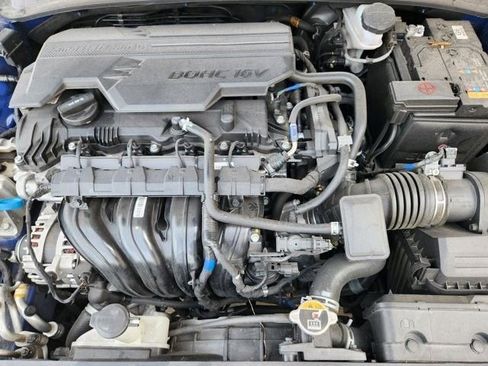 Used 2025 Hyundai Elantra SEL image 32