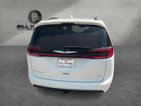 Used 2022 Chrysler Pacifica Pinnacle AWD/4WD image 6