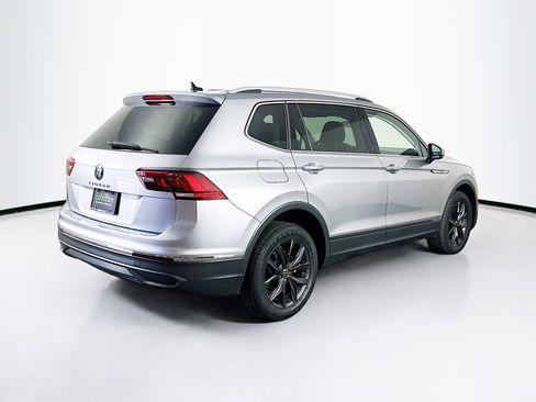 Used 2024 Volkswagen Tiguan SE image 9