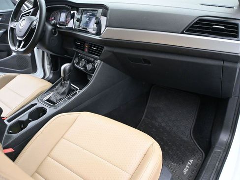 Used 2021 Volkswagen Jetta SE w/ SE Cold Weather Package FWD image 17