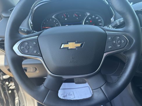 Used 2023 Chevrolet Traverse LT w/ LT Premium Package AWD/4WD image 17