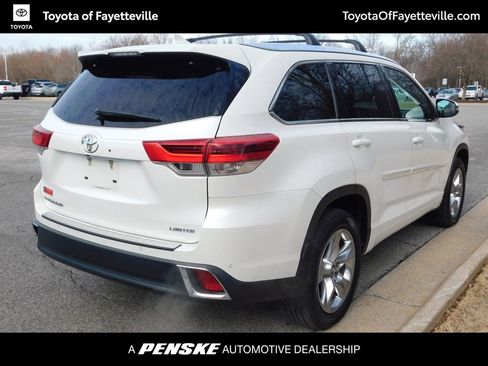 Used 2018 Toyota Highlander Limited image 4