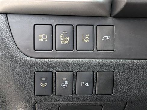 Used 2015 Toyota Highlander Limited Platinum AWD/4WD image 17