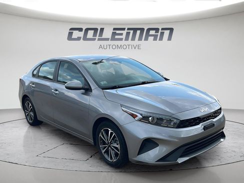 Used 2023 Kia Forte LXS FWD image 2