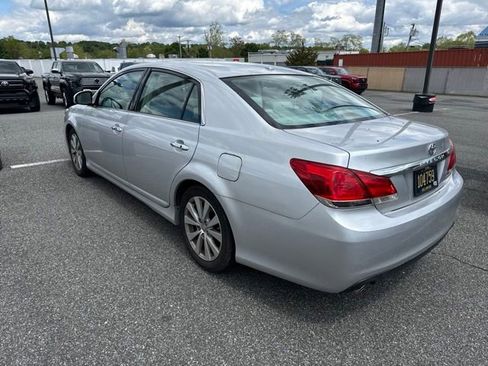 Used 2011 Toyota Avalon Limited FWD image 5