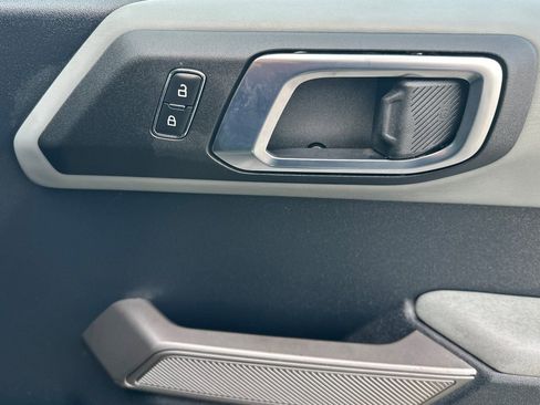 Used 2023 Ford Bronco Badlands image 20