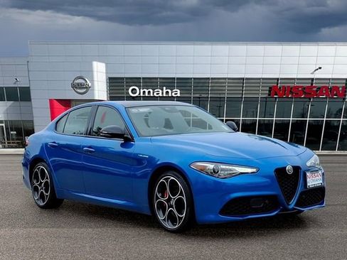 Used 2022 Alfa Romeo Giulia Veloce AWD/4WD image 1