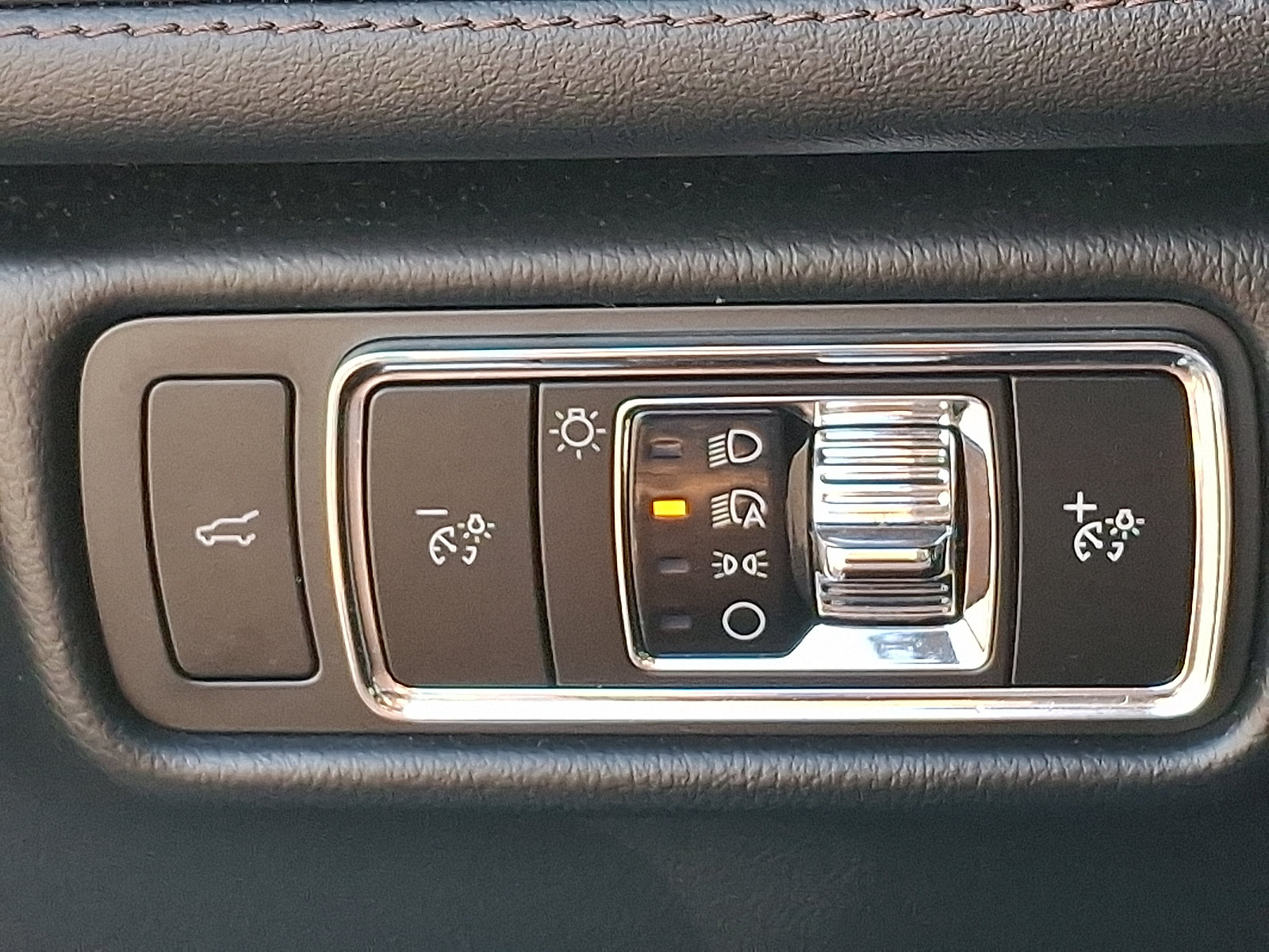 Used 2023 Lincoln Aviator AWD w/ Premium Package image 26